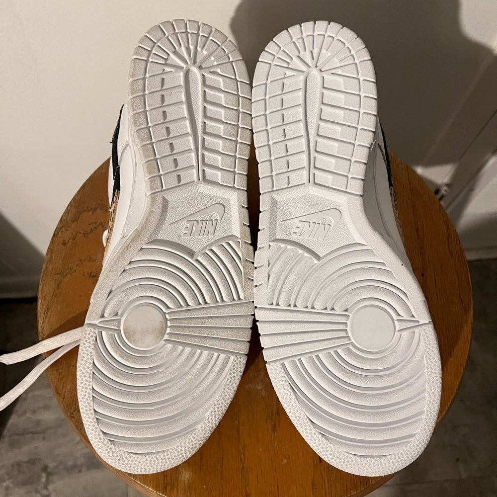 Nike White and Leopard Print Athletic Shoes Dunk Low Ladies Size 10 - Picture 8 of 8